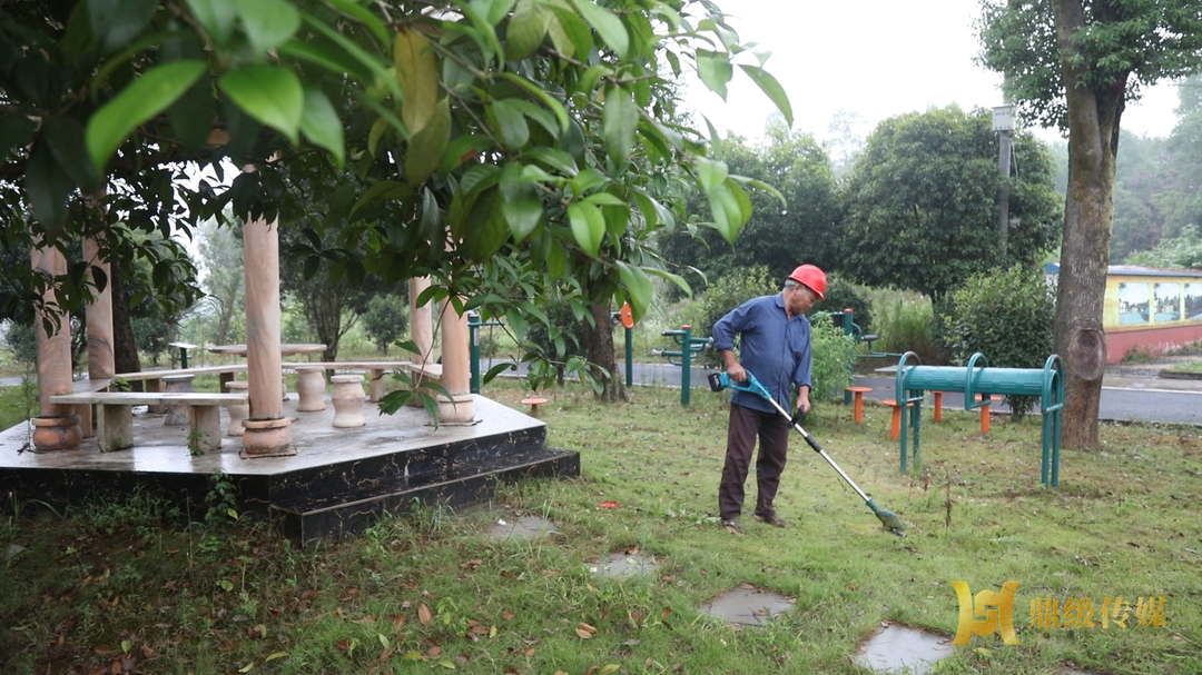 常德鼎城： 公益性岗位助力困难群体就业