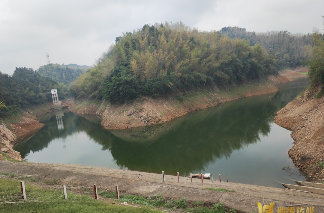 区地方志编纂室开展“鼎城山川行”调研活动