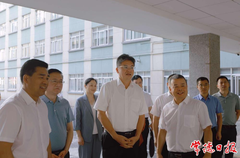 罗毅君带队调研医养结合工作