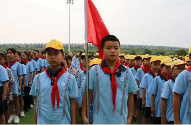 鼎城区永安小学：沅芷娃娃展军魂 献礼祖国庆华诞