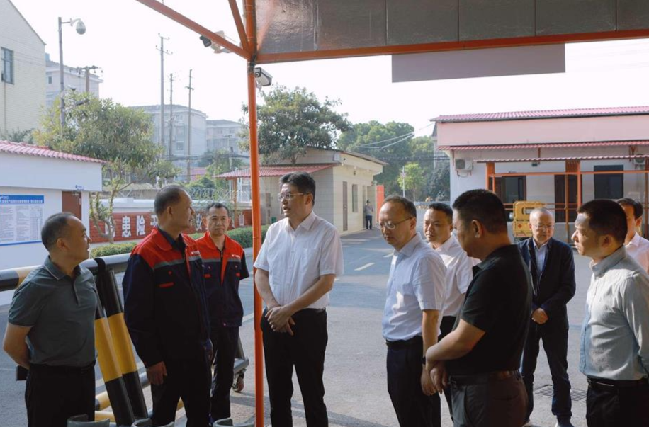 罗毅君开展群众身边不正之风和腐败问题集中整治工作调研