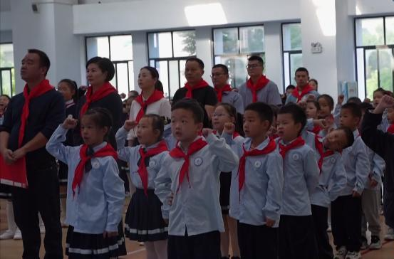 永安小学：举行少先队新队员入队仪式