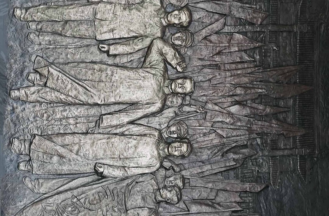 小编带你赏画墙丨你所不知的“德先生”和“赛先生”