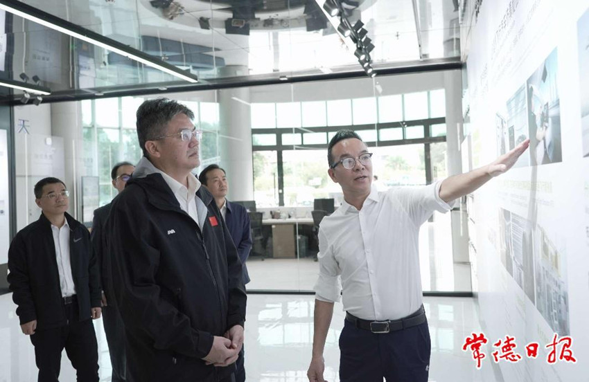 罗毅君带队赴小鹏汇天考察