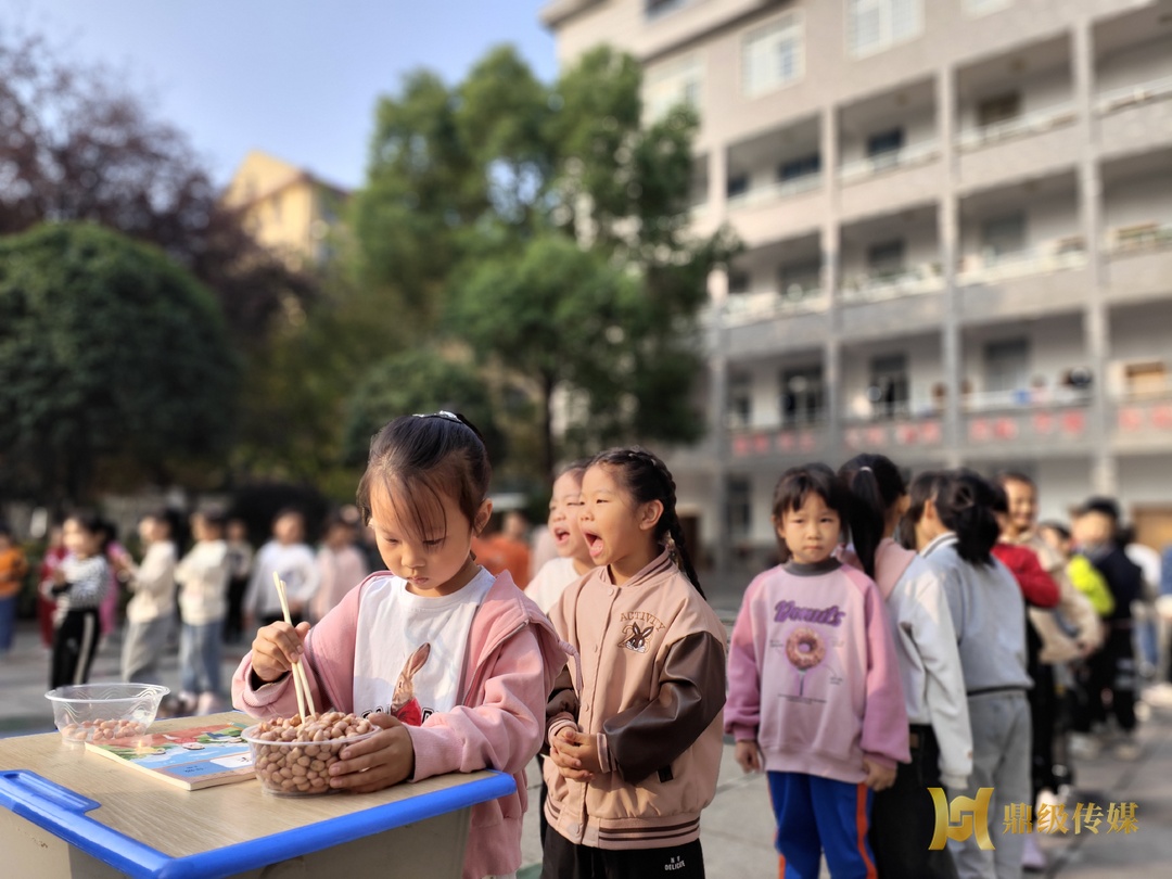 武陵小学：“筷”乐无限 妙趣生“花”