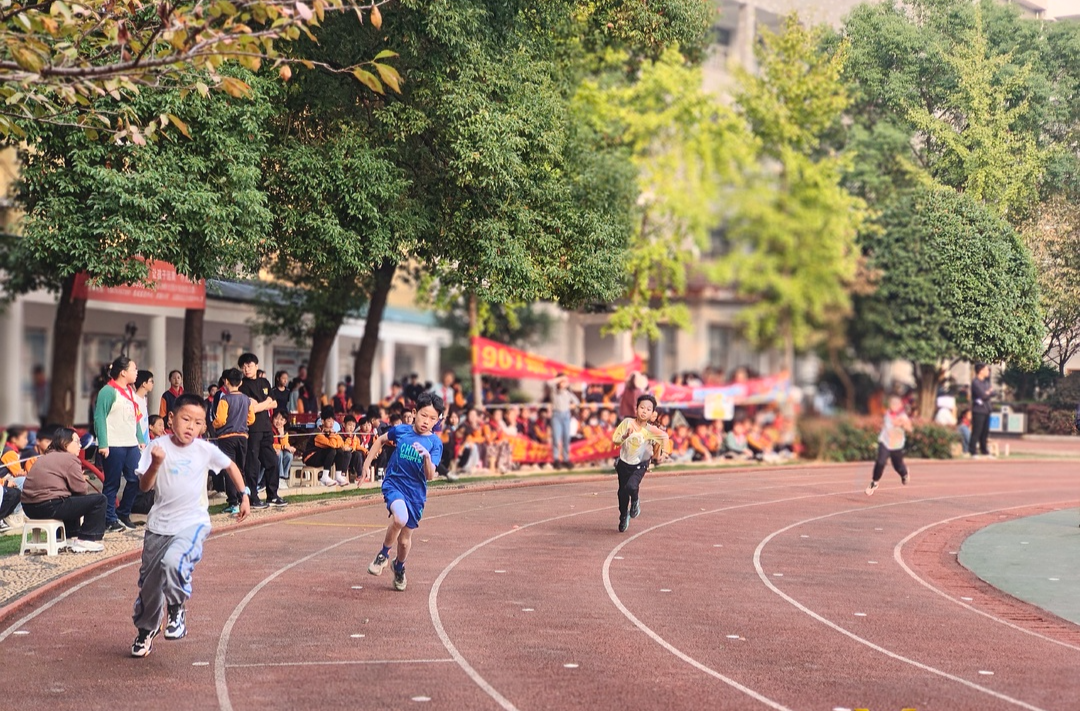 鼎城区武陵小学：团结拼搏 展现自我