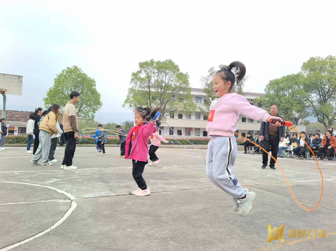 鼎城区大龙站中学：一起“趣”运动  “悦”动“悦”健康