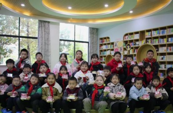 永安小学：举办关爱留守儿童心理讲座及集体生日会活动