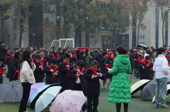 江南小学：组织开展劳动技能比赛