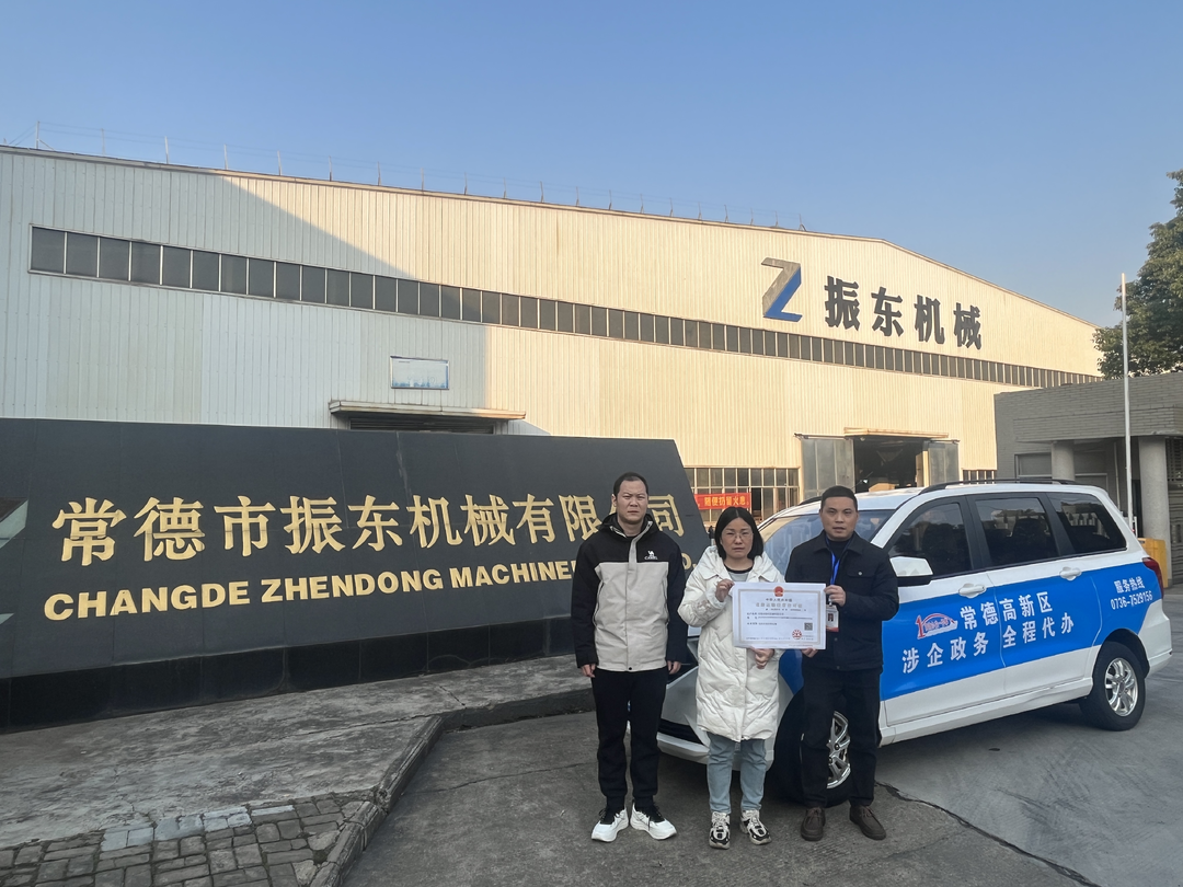 从“窗口办”到“上门办” 服务高效又暖心