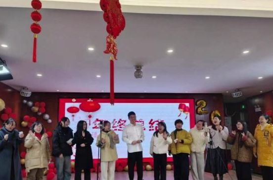 武陵小学举办春节联欢会