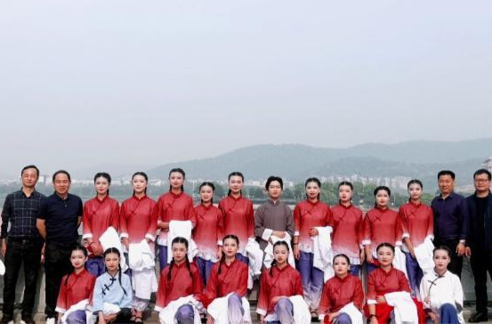 鼎城学子亮相全国血防宣传展演