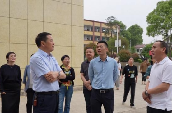 鼎城区政协主席会议视察非遗项目传承与保护情况