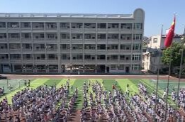 花船庙小学：开展防震应急疏散演练