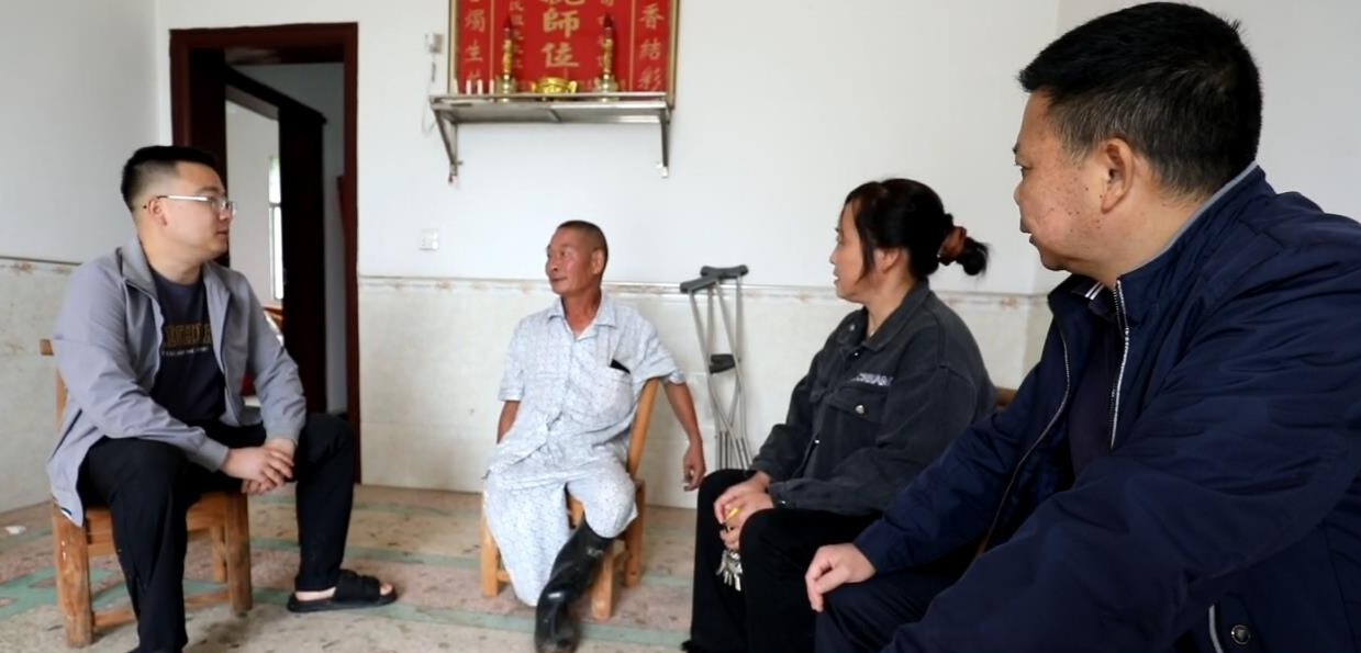 尧天坪镇喜洋村：驻村工作队解民忧暖民心