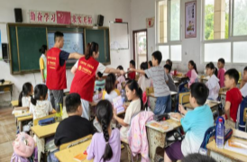 牛鼻滩镇：情暖老兵心 守护少年安