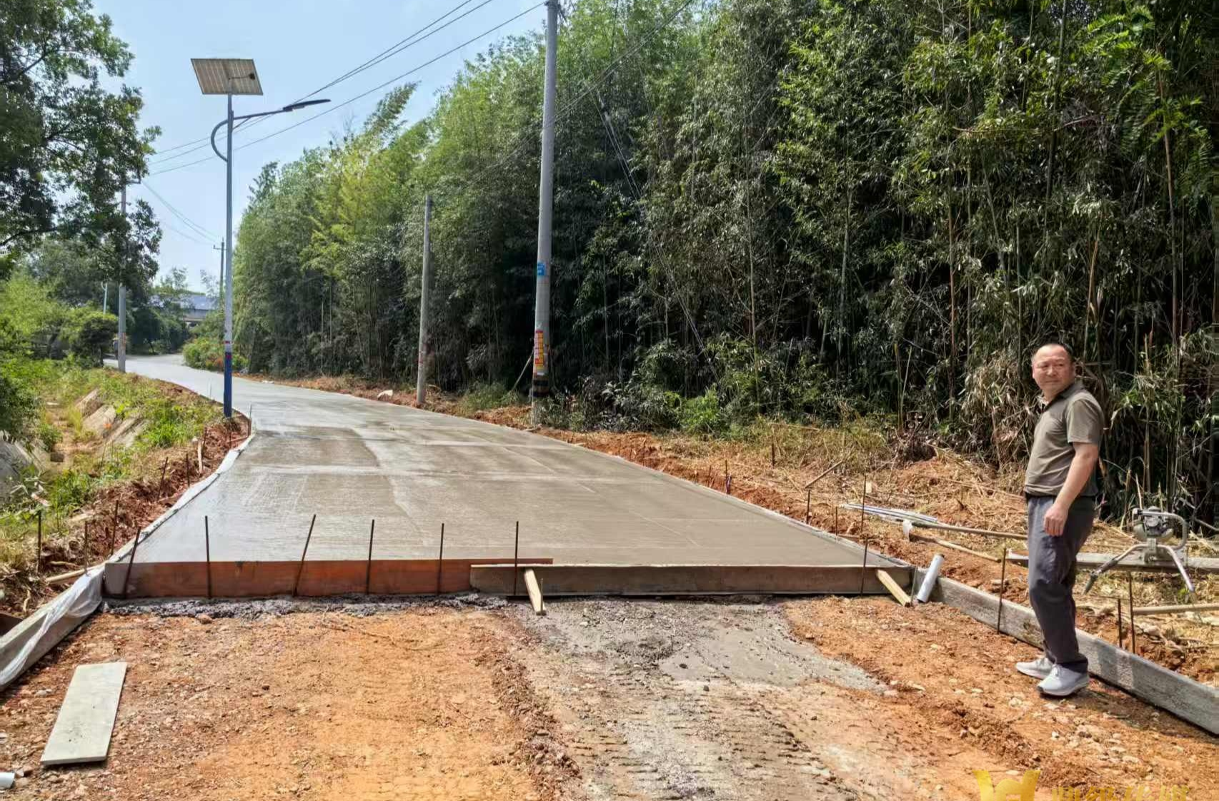 周家店镇：修路清障筑护栏 民生工程暖民心