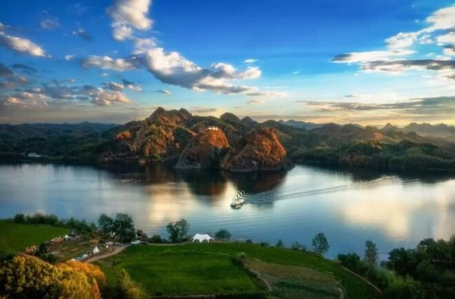 这个夏天，为何大家争相去常德“上山下水”？