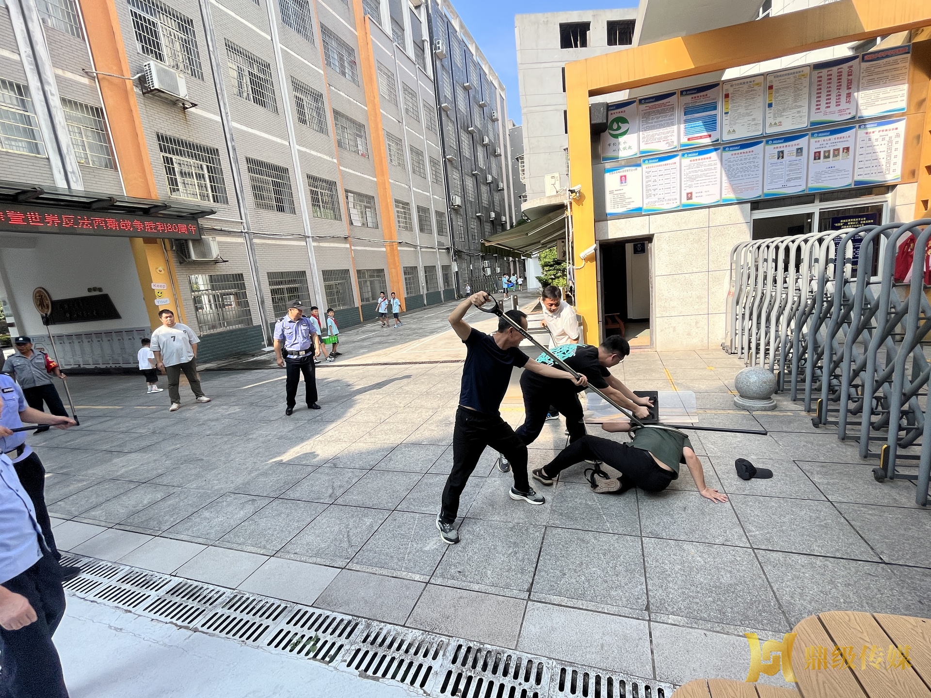 武陵小学：以练筑防 守护校园平安