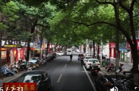 玉霞街道花溪路小吃街：多元美食点燃城市“烟火气”