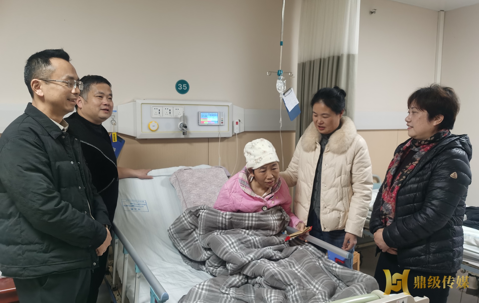 ​鼎城妇幼开展2026年春节前走访慰问活动