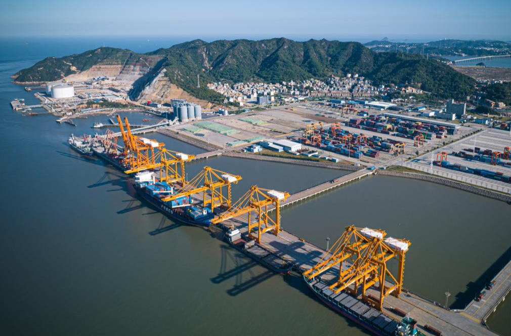 好评中国·两会热评丨推动民营经济须从“根子上”着手