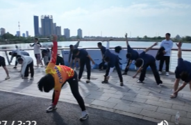 龙舟训练场上的“她”力量