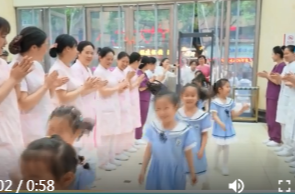 金江南幼儿园：开展“致敬白衣天使”慰问活动