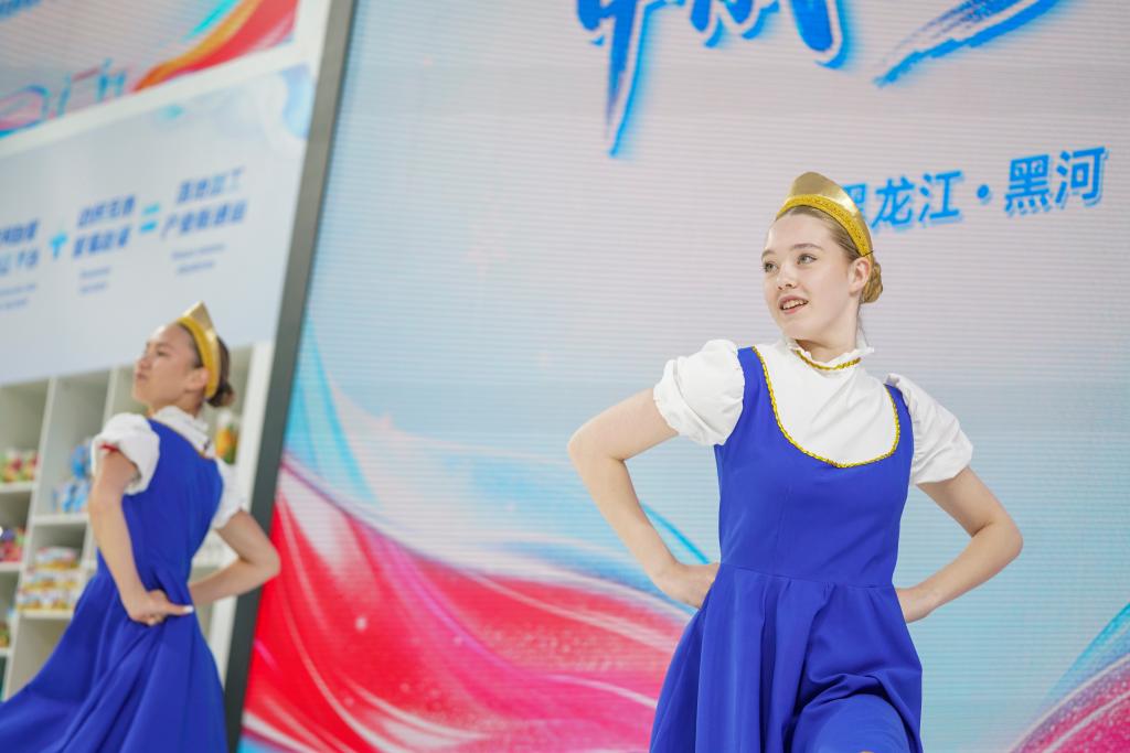 特写：中俄博览会上的俄罗斯舞者