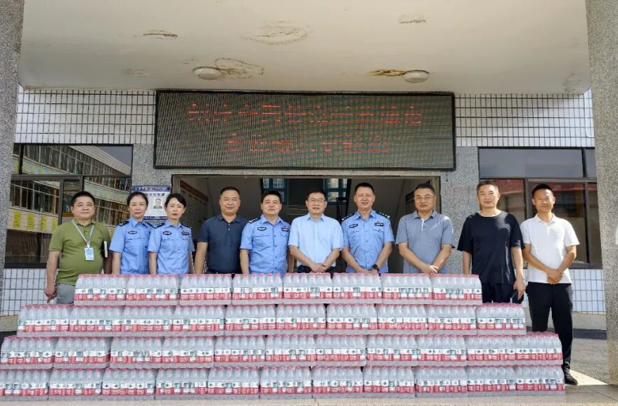常德市第四人民医院：40℃高温下，他们收到了“不降温”的爱