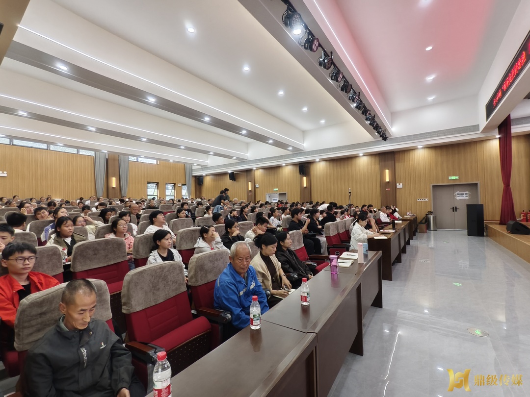 尧天坪镇组织召开“缅怀先烈铸忠魂·赓续血脉担使命”党课