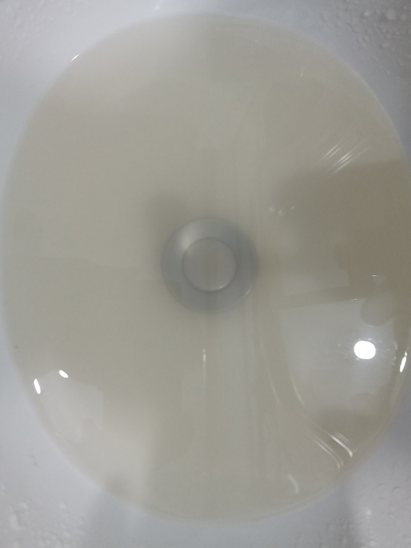 自来水含发黄