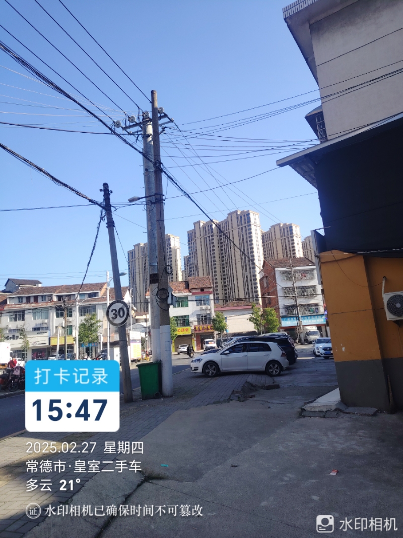 淮阳中学旁边机动车占用人行道