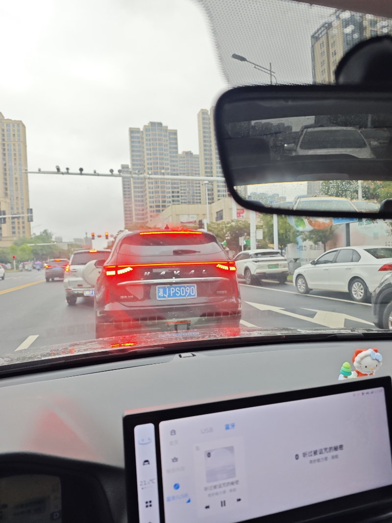 花溪路与西站路由南向北车道