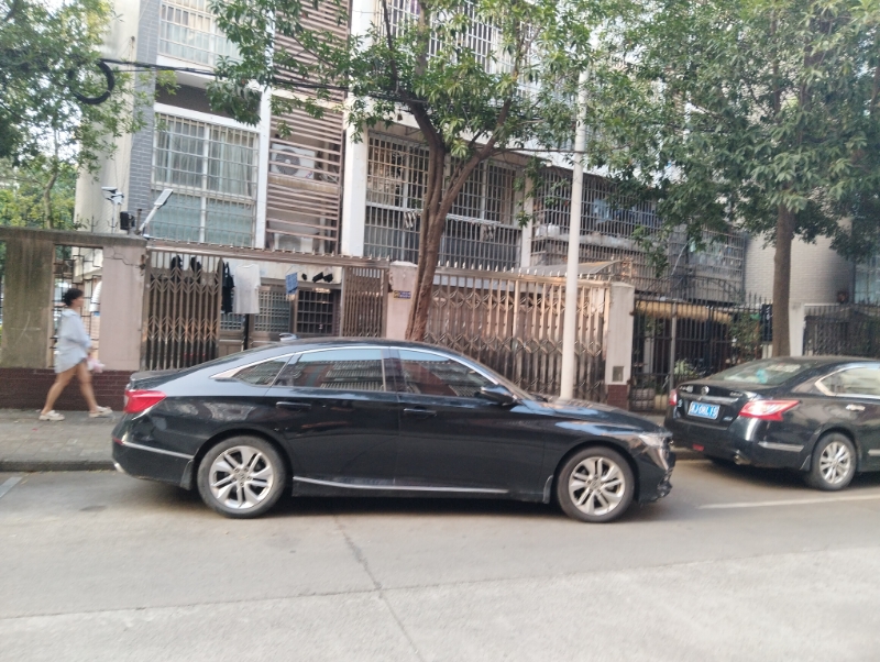 公共区域就不让进出吗
