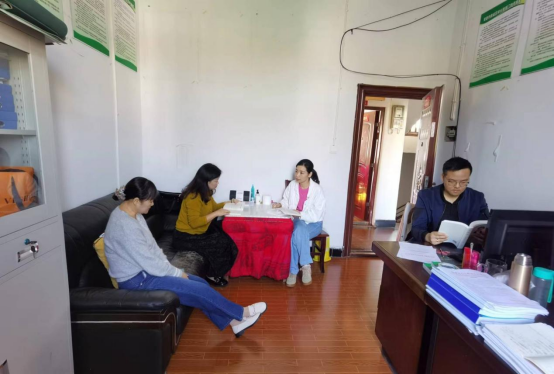 石公桥镇：开展“政协委员共读一本书”学习交流活动