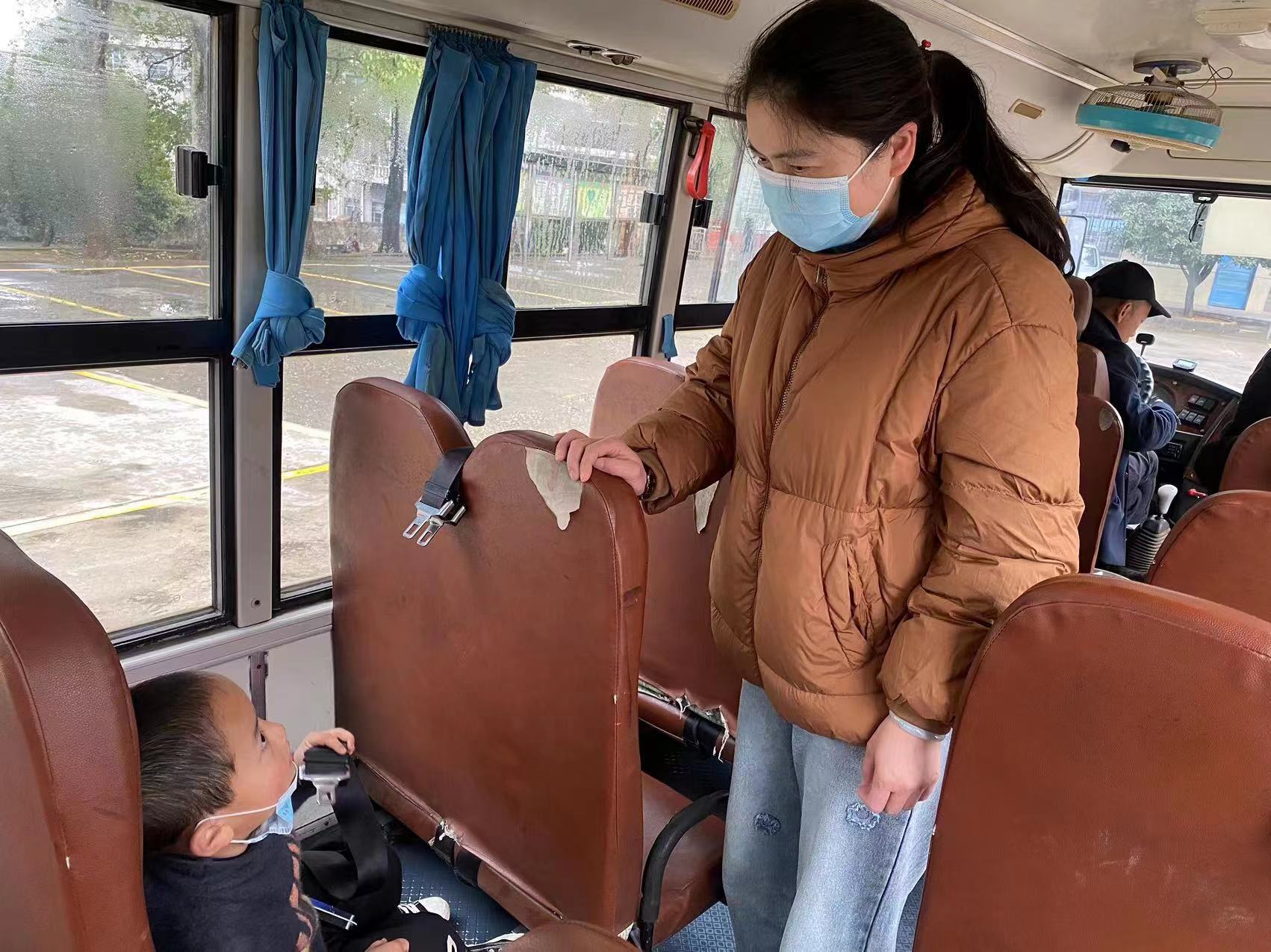 花岩溪镇：严把安全关 筑牢生命线