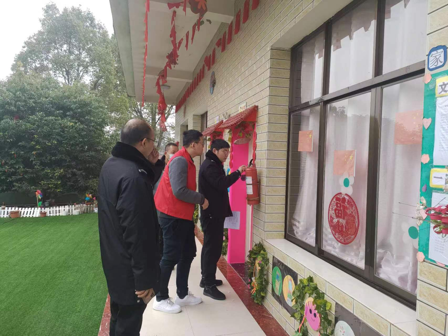 石公桥镇：开展学校复学安全检查联合行动