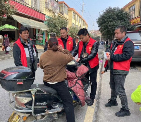 韩公渡镇：持续开展道路交通顽瘴痼疾整治行动
