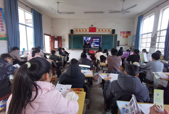 石公桥镇：开展禁毒宣传活动