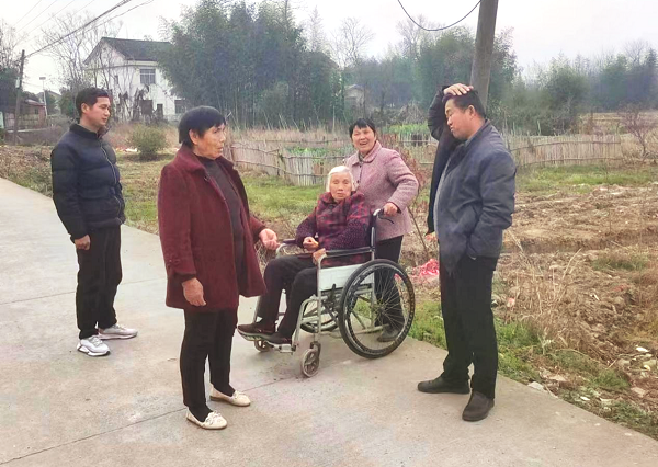 斗姆湖街道：在岗一分钟 奋斗六十秒