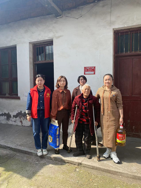 灌溪镇：开展三八国际劳动妇女节慰问活动
