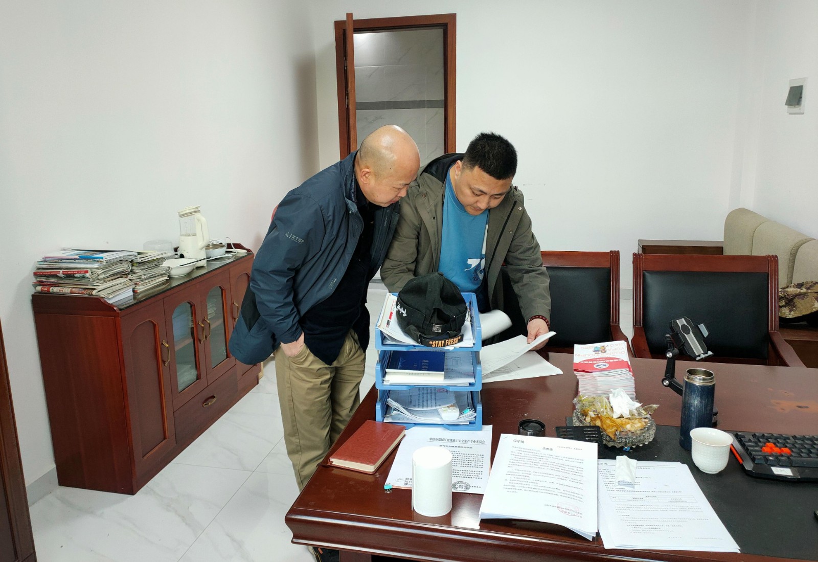 区工信局深入桥南工业园开展爱国卫生宣传