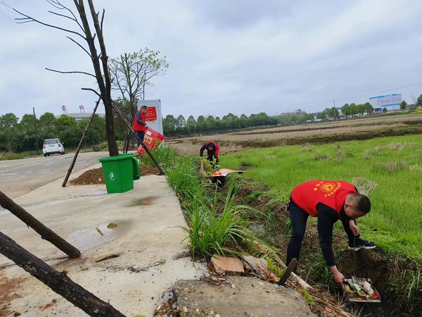 斗姆湖街道：爱国卫生在行动