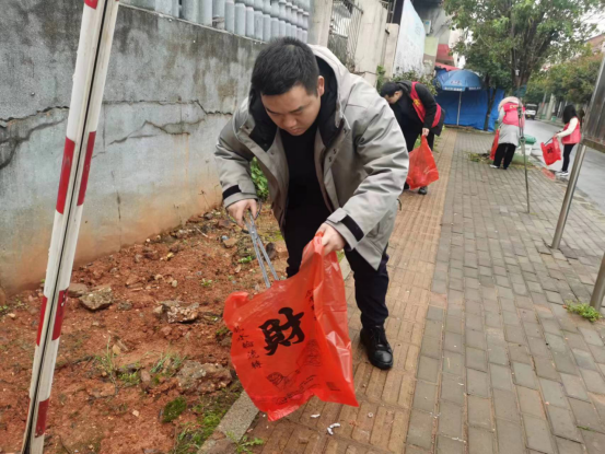 双桥坪镇：整治人居环境，擦亮创文底色
