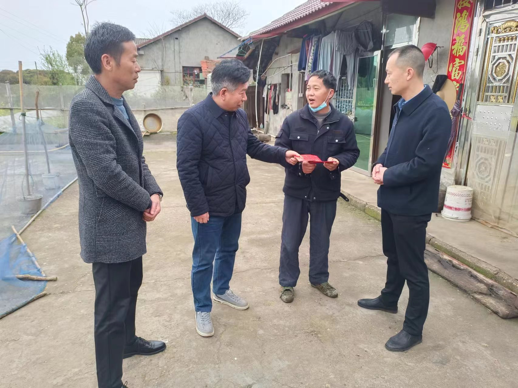 石公桥镇政协联络处：春风送温暖，关爱贫困学生