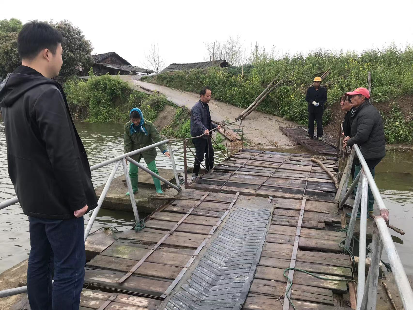 镇德桥镇：开展浮桥安全专项检查