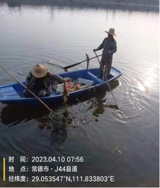 牛鼻滩镇：开展河道垃圾专项清理行动