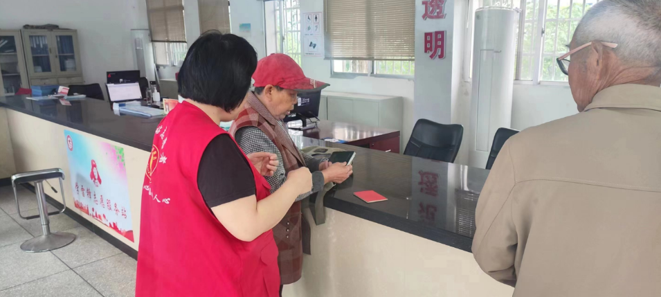 双桥坪镇：关爱精神病患者 送药解民之所需