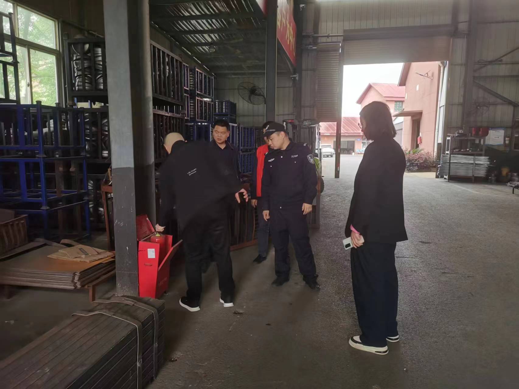 石板滩镇：紧绷节日“安全弦” 开展“五一”节前安全生产大检查 